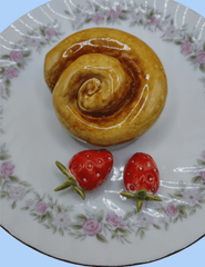 Tennyson Corley, strawberry bun - Original Sculpture